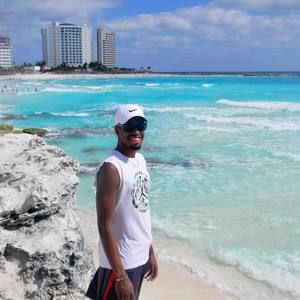 Meet your Posher, Levi